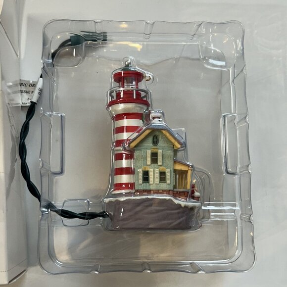 Hallmark 2005 Lighthouse Greetings Ornament Flashing Light Magic Christmas - Picture 12 of 13